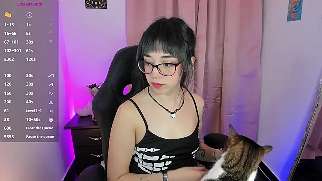 Snapshot of indra_cam chatting on October 14, 2025, 2:56 am indra cam online show from October 14, 2025, 2:56 am