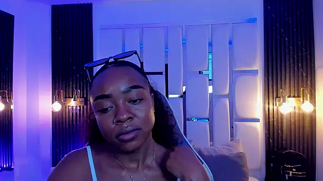 Snapshot of mia_schwarz chatting on November 6, 2025, 9:52 pm mia schwarz online show from November 6, 2025, 9:52 pm