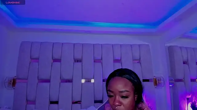 mia schwarz online show from March 4, 2026, 10:06 pm