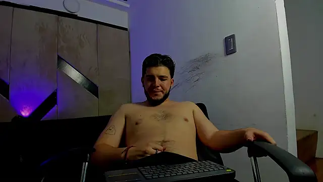 danielclarton1 online show from October 3, 2025, 11:06 pm