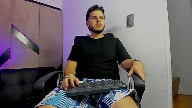 danielclarton1 online show from October 6, 2025, 11:16 pm