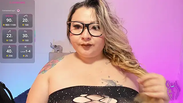 Snapshot of Kharla_Marin chatting on July 15, 2026, 11:45 pm Kharla Marin online show from July 15, 2026, 11:45 pm