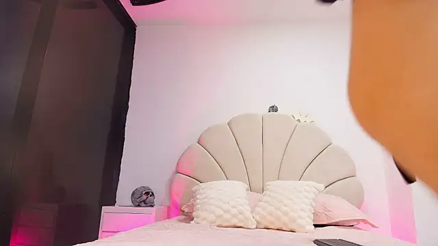 Snapshot of aisha_sh chatting on October 28, 2025, 12:04 pm aisha sh online show from October 28, 2025, 12:04 pm