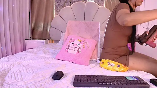 Snapshot of aisha_sh chatting on November 7, 2025, 11:59 am aisha sh online show from November 7, 2025, 11:59 am