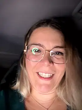 Snapshot of EmyLana chatting on June 3, 2026, 8:13 pm EmyLana online show from June 3, 2026, 8:13 pm