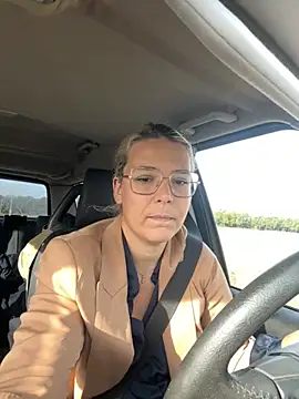 EmyLana online show from October 9, 2025, 8:04 am