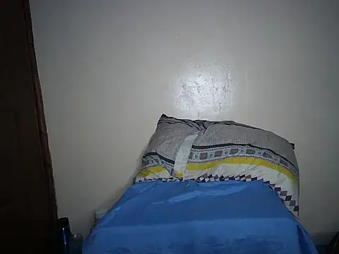 Snapshot of shante001 chatting on October 24, 2025, 1:21 pm shante001 online show from October 24, 2025, 1:21 pm