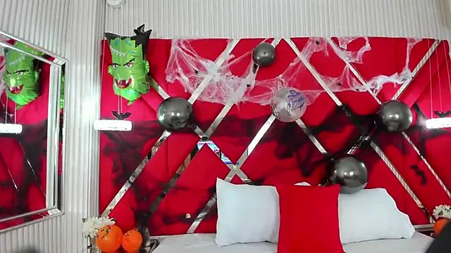 SusanCouper online show from October 25, 2025, 10:43 pm