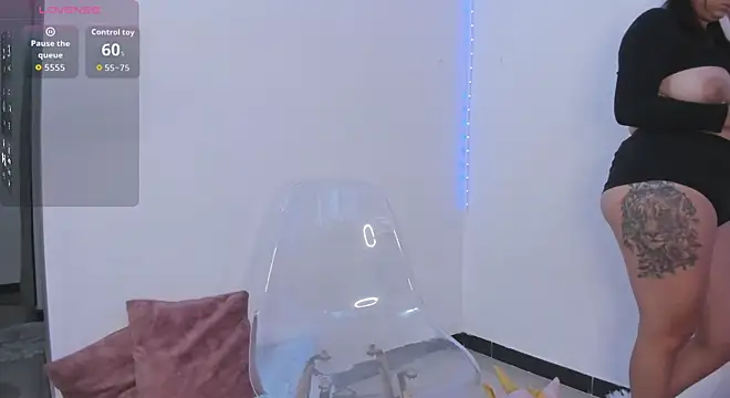 Snapshot of Agata_clark chatting on October 3, 2025, 10:50 am Agata clark online show from October 3, 2025, 10:50 am