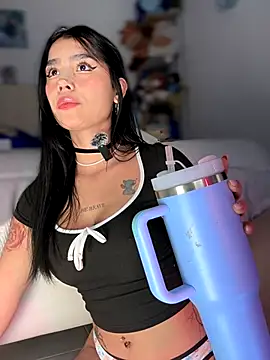 Snapshot of -Loren- chatting on September 16, 2025, 10:16 am -Loren- online show from September 16, 2025, 10:16 am