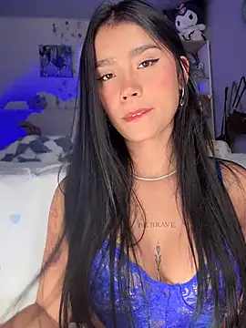 Snapshot of -Loren- chatting on February 11, 2026, 11:32 am -Loren- online show from February 11, 2026, 11:32 am