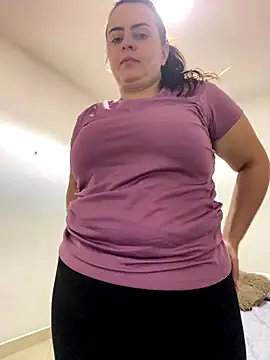 Im Amelia online show from November 18, 2025, 1:03 pm