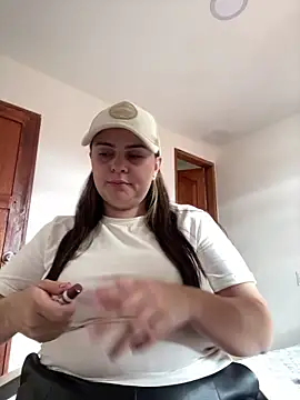 Im Amelia online show from February 14, 2026, 7:36 pm