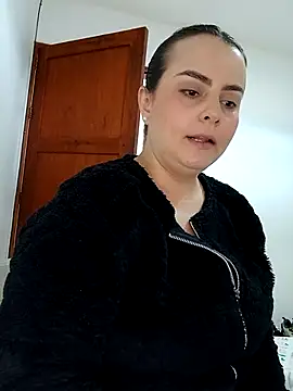 Im Amelia online show from March 12, 2025, 4:46 pm