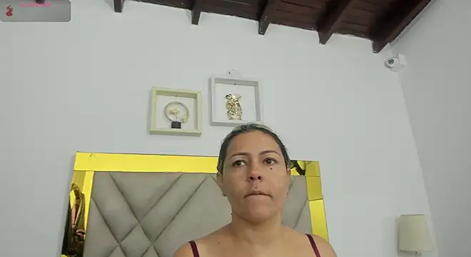 ariana-martins online show from March 19, 2025, 3:09 am