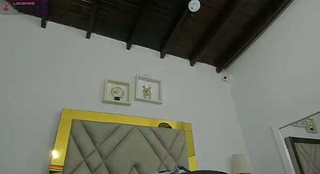 ariana-martins online show from March 21, 2025, 9:56 am