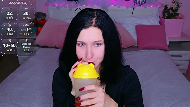 Snapshot of SarahStanley chatting on November 2, 2025, 8:36 pm SarahStanley online show from November 2, 2025, 8:36 pm