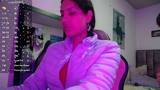 Lanna hott  online show from April 11, 2026, 2:52 am