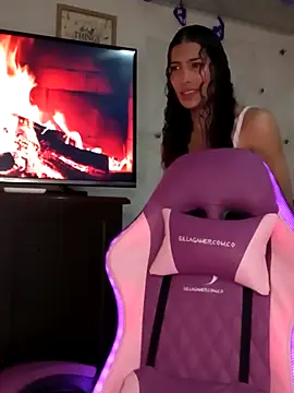 Lanna hott  online show from October 26, 2025, 7:14 pm