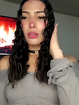 Lanna hott  online show from November 16, 2025, 1:49 pm