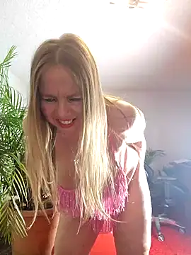 Supertitten95DD online show from March 11, 2025, 5:57 pm