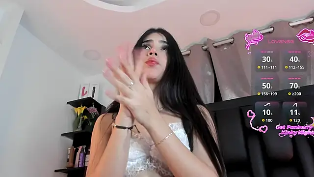 SaraRoy  online show from April 30, 2026, 10:14 pm