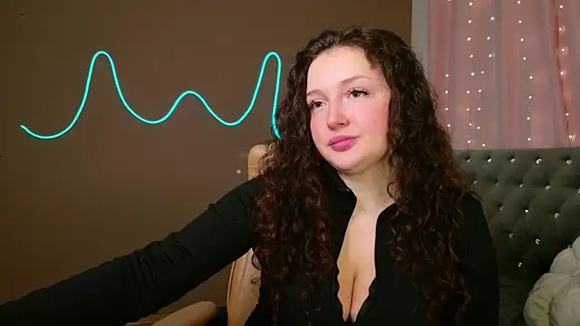 Snapshot of GloriNichols chatting on October 24, 2025, 8:02 am GloriNichols online show from October 24, 2025, 8:02 am