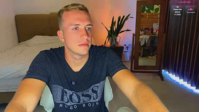 tommy cumfinger online show from April 1, 2026, 3:41 am