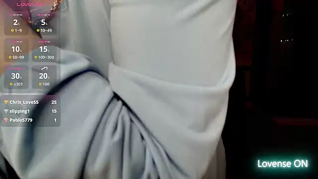 Snapshot of AriaGray chatting on May 7, 2026, 12:04 am AriaGray online show from May 7, 2026, 12:04 am