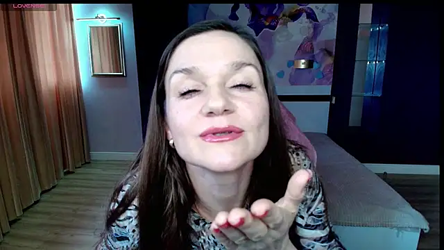 Snapshot of AriaGray chatting on July 4, 2026, 8:10 am AriaGray online show from July 4, 2026, 8:10 am