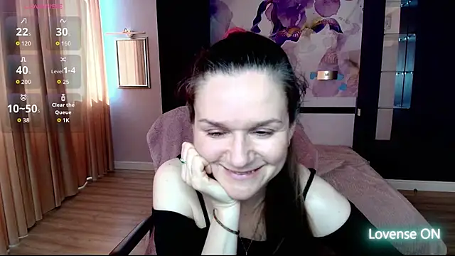 Snapshot of AriaGray chatting on May 11, 2026, 12:28 pm AriaGray online show from May 11, 2026, 12:28 pm