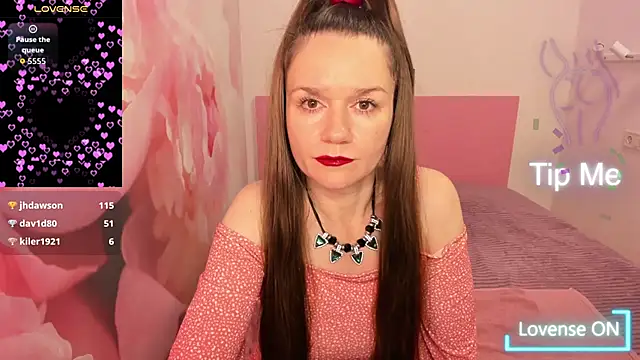 AriaGray online show from October 21, 2025, 4:45 am