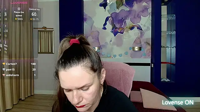 AriaGray online show from February 14, 2026, 10:10 pm