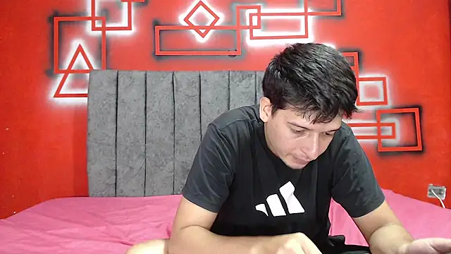 Snapshot of FerneyManti chatting on October 17, 2025, 1:24 pm FerneyManti online show from October 17, 2025, 1:24 pm