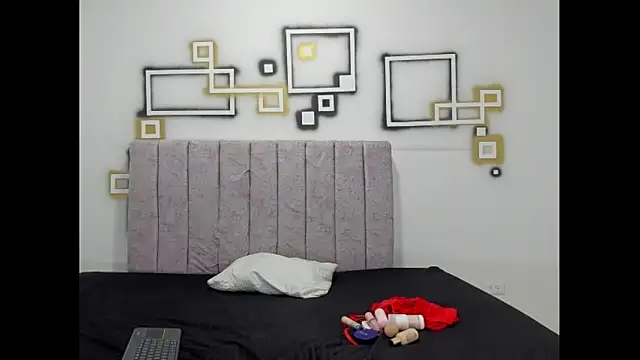 Snapshot of FerneyManti chatting on November 30, 2025, 1:23 pm FerneyManti online show from November 30, 2025, 1:23 pm