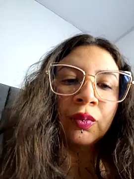 Snapshot of Aria_Bennett21 chatting on April 8, 2026, 3:52 am Aria Bennett21 online show from April 8, 2026, 3:52 am