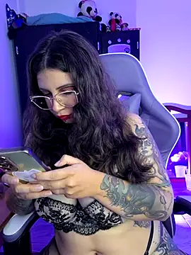 Snapshot of Aria_Bennett21 chatting on April 18, 2026, 3:53 am Aria Bennett21 online show from April 18, 2026, 3:53 am