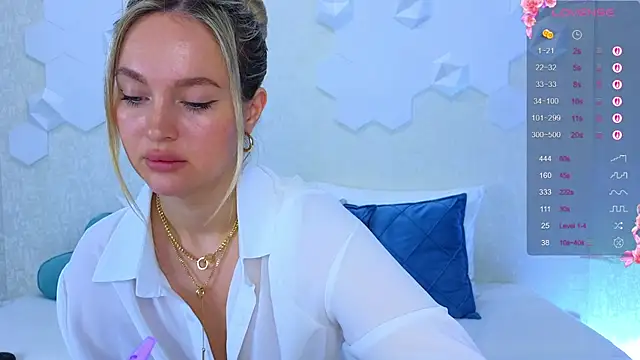 Lynna Sparks online show from October 10, 2025, 2:45 am