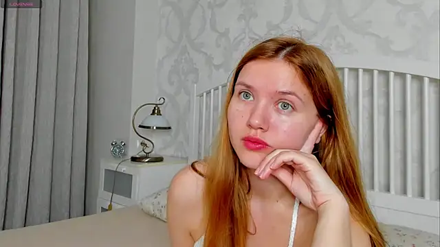 Eva  Lewis online show from June 24, 2026, 4:33 am