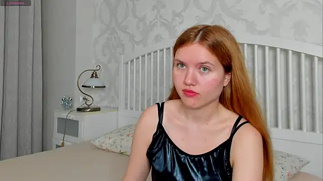 Eva  Lewis online show from June 25, 2026, 5:12 am