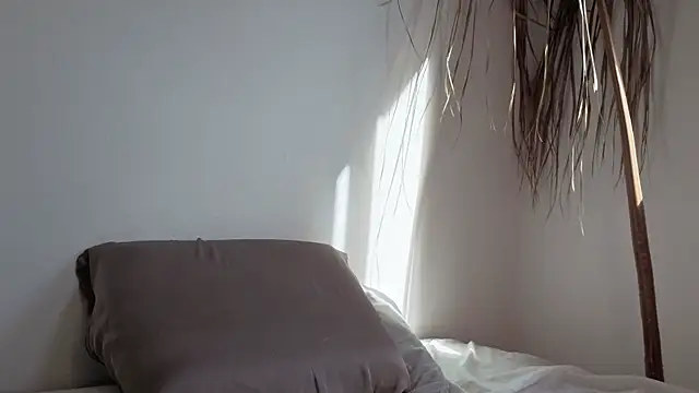 my lina online show from October 8, 2025, 7:32 am