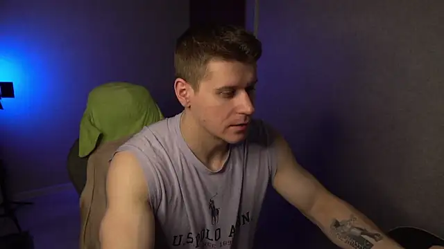 Bruno Banani online show from December 18, 2025, 4:44 pm