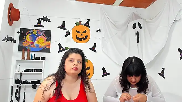 Snapshot of Karol_IsabelCouple chatting on November 11, 2025, 8:14 pm Karol IsabelCouple online show from November 11, 2025, 8:14 pm