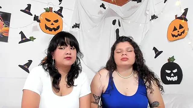 Snapshot of Karol_IsabelCouple chatting on October 26, 2025, 10:21 pm Karol IsabelCouple online show from October 26, 2025, 10:21 pm