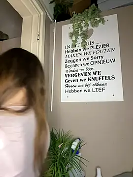 Snapshot of sophiamlf chatting on December 15, 2025, 7:31 pm sophiamlf online show from December 15, 2025, 7:31 pm