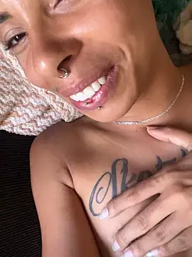 sammoura01 online show from November 9, 2025, 4:11 pm