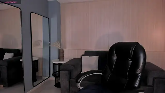 AbbyDalton online show from April 21, 2026, 1:42 am