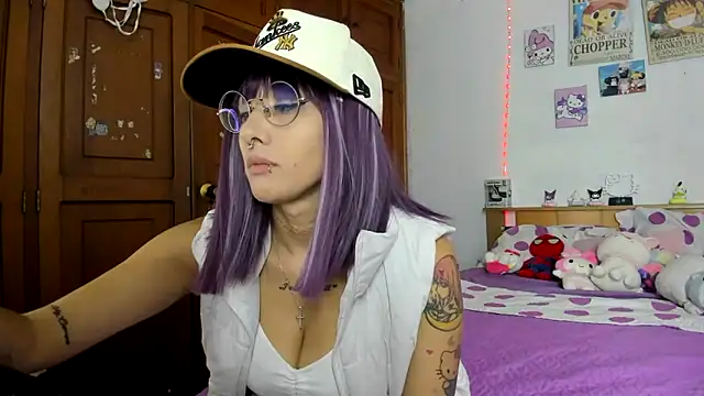 LunaDeCristall online show from October 9, 2025, 6:58 am