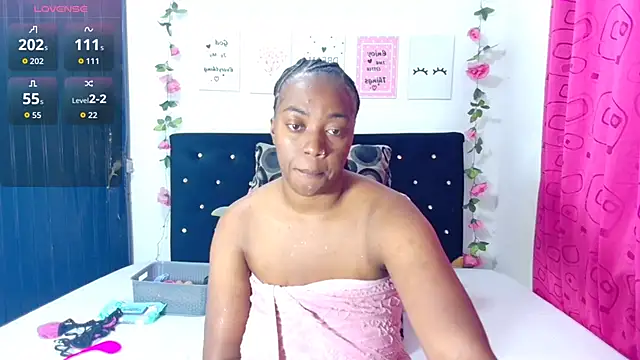 Snapshot of CiaraEbony chatting on November 22, 2025, 1:04 am CiaraEbony online show from November 22, 2025, 1:04 am