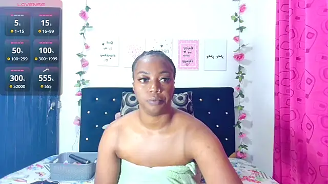 Snapshot of CiaraEbony chatting on November 28, 2025, 1:39 am CiaraEbony online show from November 28, 2025, 1:39 am